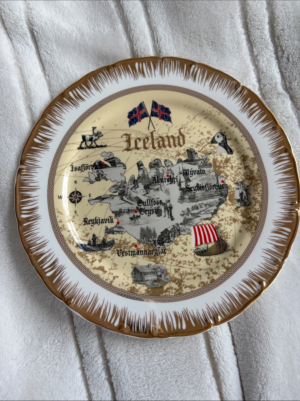 Iceland Decorative Map Plate in Cream and Gold - Vintage Style Wall Decor